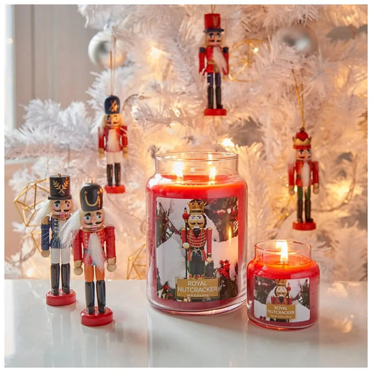 VELA MEDIANA 396 GRS VILLAGE CANDLE ROYAL NUTCRACKER